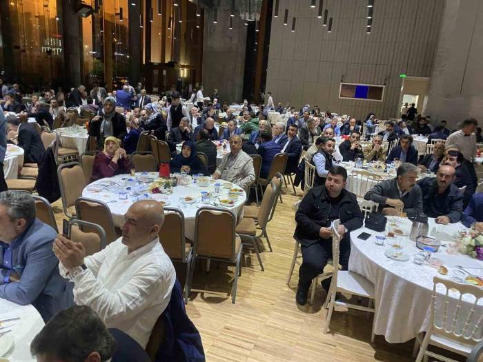 Ak Parti, Eyüpsultan’da Doğu-güneydoğu Kanaat Önderleriyle Buluştu