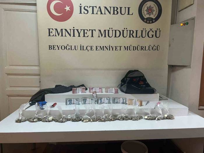 Beyoğlu’nda Film Gibi Hırsızlık Kamerada: Çalıştığı İş Yerini Soydu, İhbarı Yapan Kişi Hırsız Çıktı