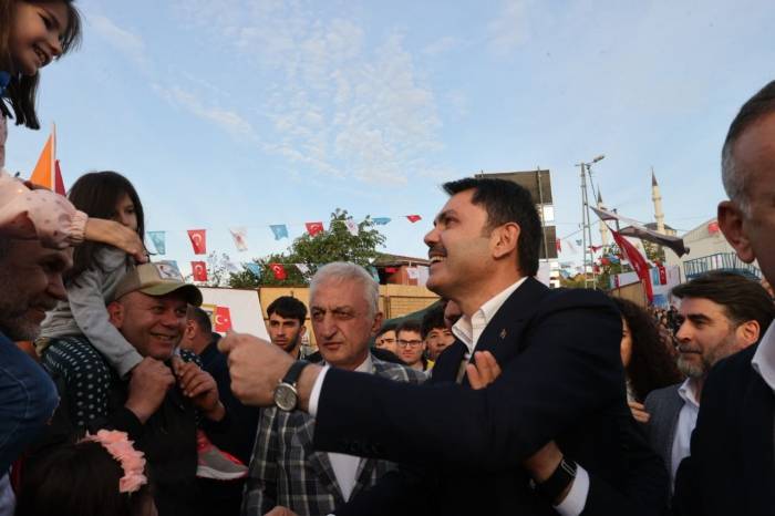 Bakan Kurum, Ümraniye’de ‘temel Atma Ve Komşu Finans Evleri Anahtar Teslim Töreni’ne Katıldı