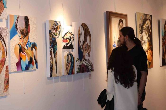 13 Sanatçının Ortaya Koyduğu Eserler Sanatseverleri Bekliyor