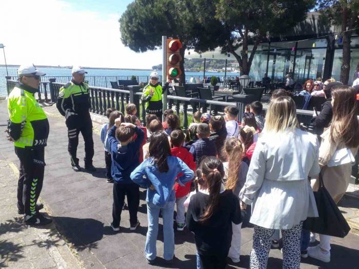 Hem Eğlendiler Hem Trafik Kurallarını Öğrendiler