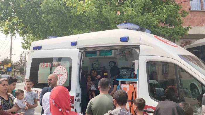 Otomobilin Çarptığı 3 Yaşındaki Kız Çocuğu Yaralandı
