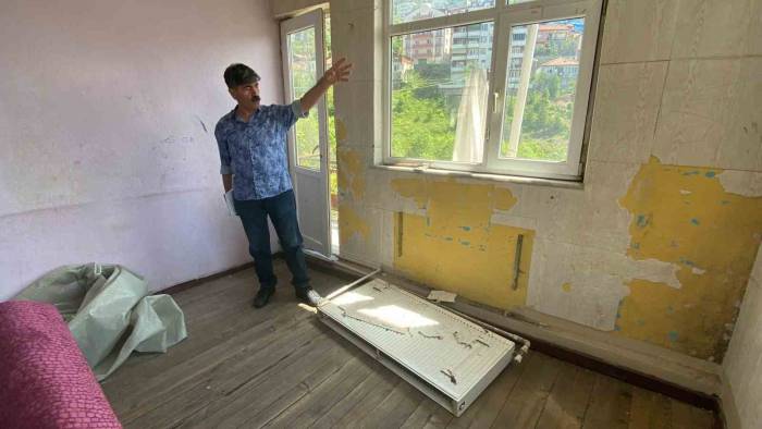 Kiraya Verdiği Evine 6 Yıl Sonra Girdi, Gördüğü Manzara Dehşete Düşürdü