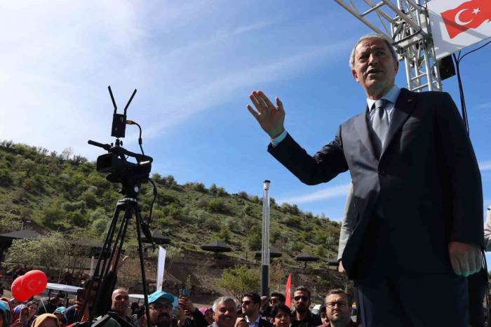 Bakan Akar: “bu Bebek Katilleri Serbest Bırakılırsa, Teröristlerin Taleplerine ‘evet’ Denilirse Bu Memleket 20 Sene Geriye Dönecek”