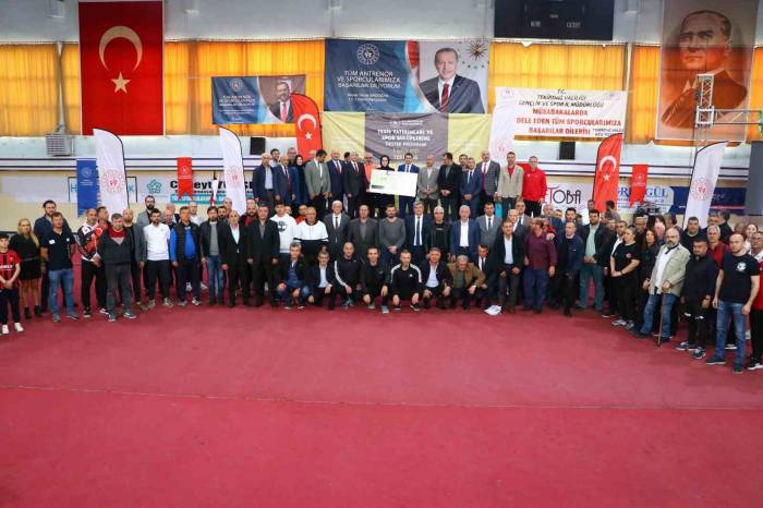 Tekirdağ’da 174 Spor Kulübüne 4 Milyon 215 Bin Tl Nakdi Yardım