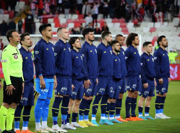 Türkiye Ziraat Kupası: Sivasspor: 0 - Fenerbahçe: 0 (ilk Yarı)