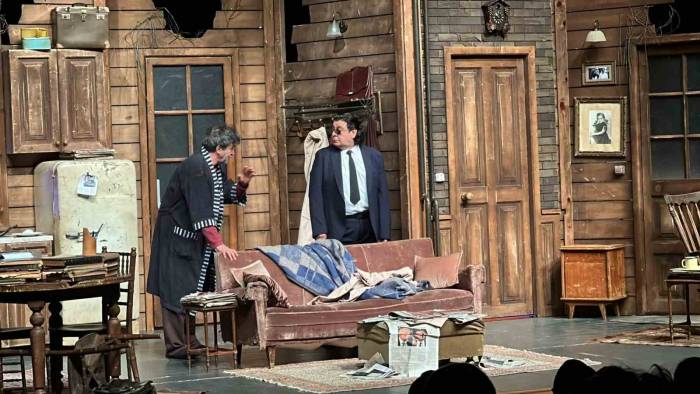 Ünlü Oyuncuların Gösterisi Büyük Beğeni Aldı