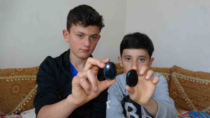 İşitme Cihazları Bozulan Kardeşler Yeniden Duymak İstiyor