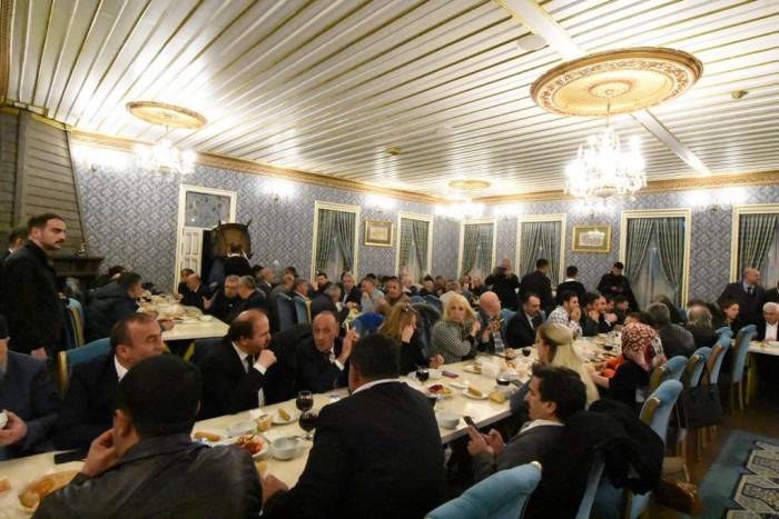 Ak Parti İl Başkanı Küçükoğlu: "millete İstikamet Hizmetinden Şaşmadık"