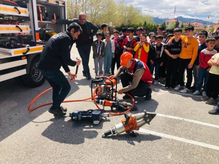 Afet Farkındalık Eğitimleri Devam Ediyor