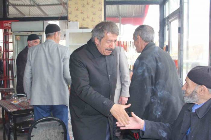 Ak Parti Milletvekili Adayları Kapı Kapı Dolaşıyor, Vatandaştan İstikrar İçin Destek İstiyor