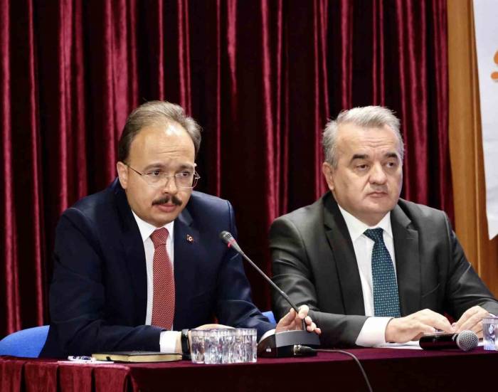 Vali Kızılkaya Bozüyük’te Mahalle Ve Köy Muhtarlarıyla Bir Araya Geldi