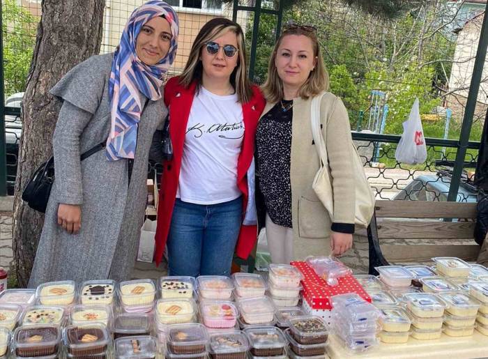 Bozüyük’te Depremzedeler İçin Hayır Çarşısı Kuruldu
