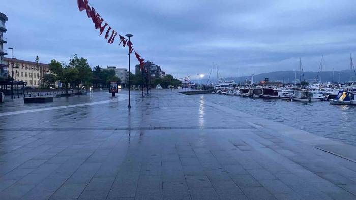 Eceabat Açıklarında 4,2 Büyüklüğünde Deprem Meydana Geldi