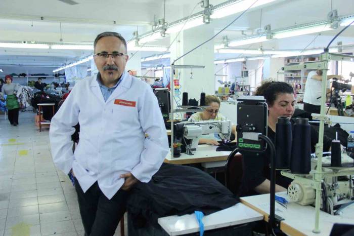 İzmirli Şirket, Çalışanlarına Banka Promosyonu Dağıtarak Örnek Oldu