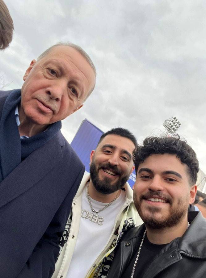 Cumhurbaşkanı Erdoğan’ın Mitinginde Konser Veren Sanatçılara Tehdit Yağdı
