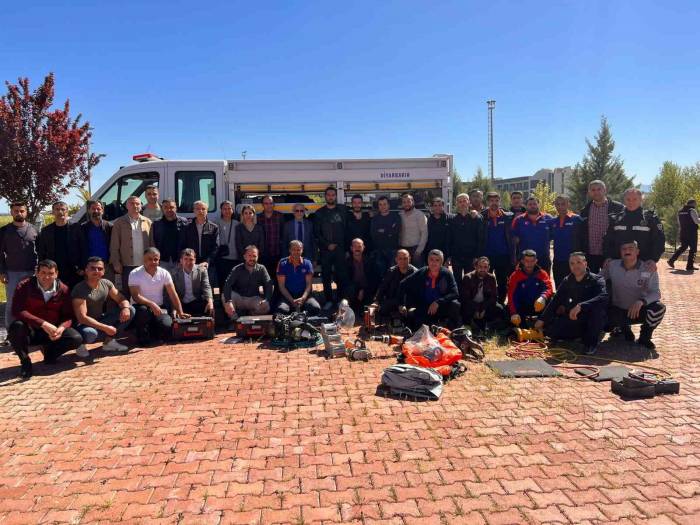 Dicle Üniversitesi Personeline Afet Eğitimi Verildi
