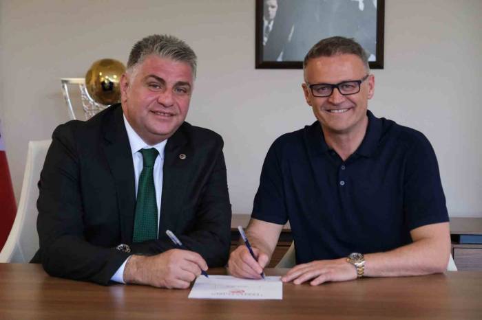 Giresunspor, İrfan Buz İle Resmi Sözleşme İmzaladı