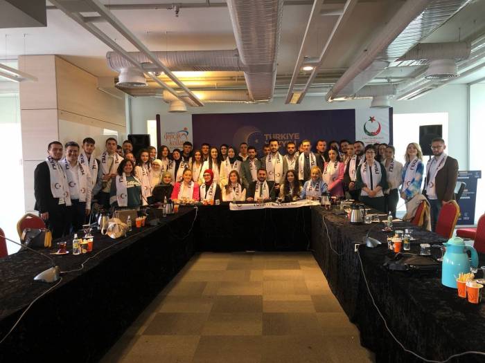 İstanbul’da Seçim Çalışmalarına Katılan Balkanlı Gençler Kahvaltı Programında Buluştu