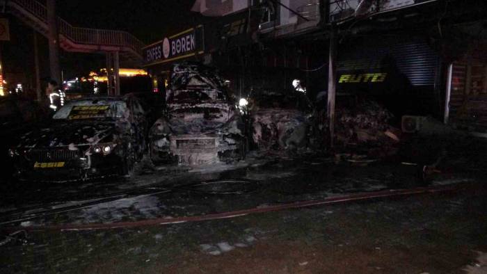 Aylar Önce Kurşunlanan Oto Galeride, Bu Sefer De Lüks Otomobiller Alev Alev Yandı