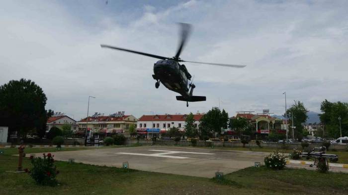 Muğla’da Fırtına Paraşütçüleri Vurdu: 1’i Ağır 7 Yaralı