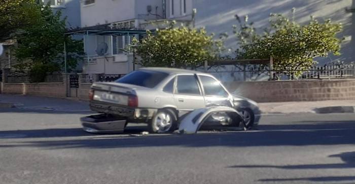 Kazadan Sonra Kaçtı, Olay Yerinde Tamponunu Unuttu