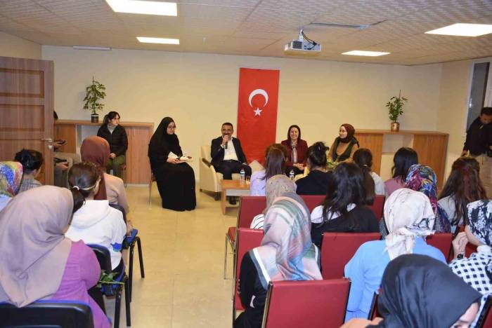 Siirt’te Sosyal Medyadan Valiye Çağrıda Bulunan Kız Öğrenciye Sürpriz Ziyaret