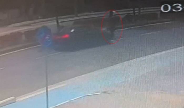 Yayaya Çarpan Sürücü Olay Yerinden Kaçtı: Kaza Anı Kamerada
