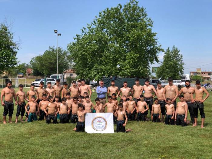 Serik Gençlik Merkezi Güreş Takımı Sezonu Açtı