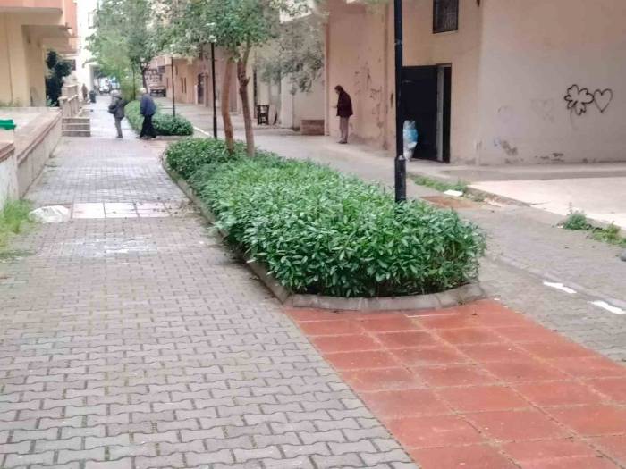 Apartmandan Düşen Genç Hayatını Kaybetti