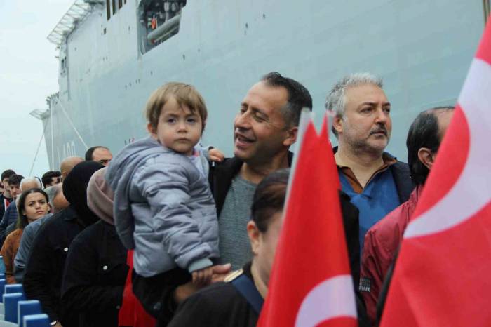 Milli Gurur’a İzmir’de İlk İki Günde 20 Bini Aşkın Ziyaretçi
