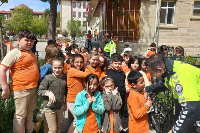 Kastamonu Polisinden 415 Öğrenciye Trafik Eğitimi