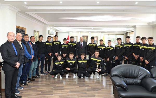 Şampiyonlardan Başkan Pekmezci’ye Ziyaret