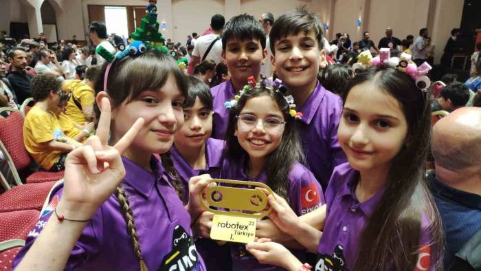 Sinoplu Robotik Takımı Estonya’ya Gidecek