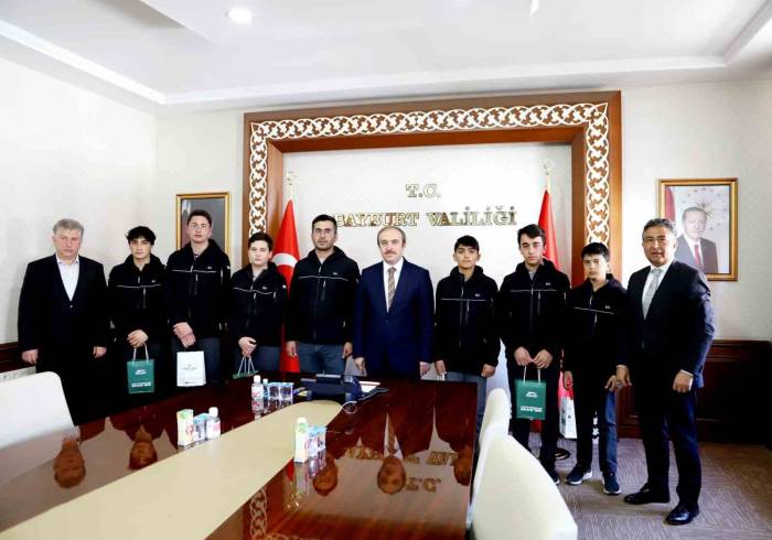 Teknofest’ten Dereceyle Dönen Robohatip Takımından Vali Epcim’e Ziyaret