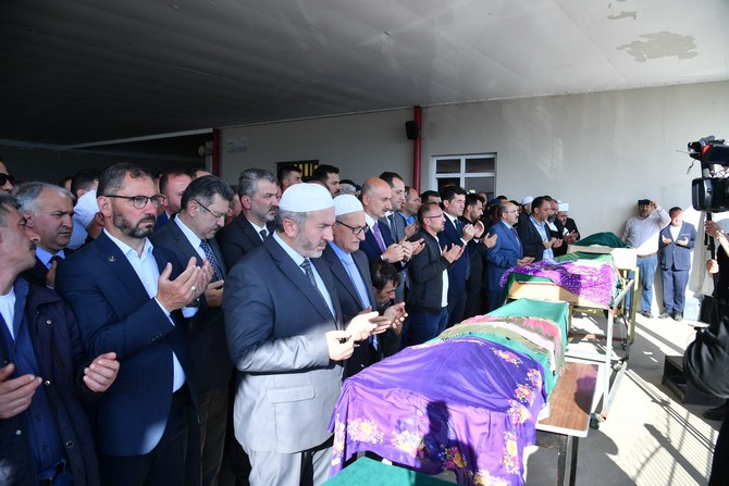 trabzonda-belediye-otobusu-kazasinda-hayatini-kaybeden-4-kisi-son-yolculuguna-ugurlandi-12.jpg