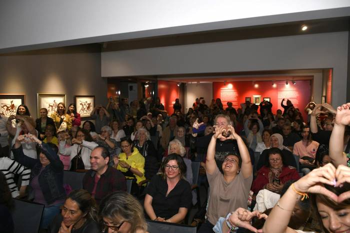 Türk Sinemasının Yaşayan Efsanesi Şoray’a Kuşadası’nda Sevgi Seli