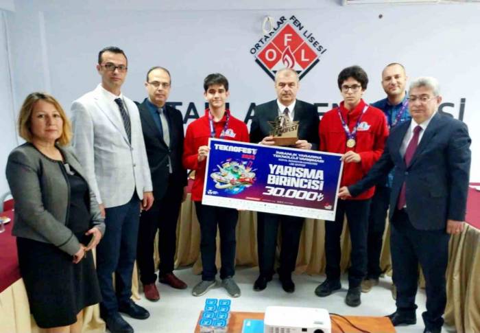 İl Milli Eğitim Müdürü Okumuş Teknofest 2023 Birincisi Öğrencilerle Buluştu