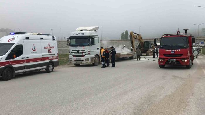 Bilecik’te Seyir Halindeki Tır Bir Anda Alev Aldı