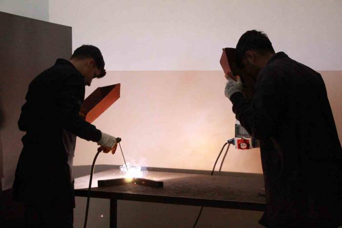 Bingöl’deki Meslek Lisesi, 1,5 Yılda 3 Milyon 500 Bin Liranın Üzerinde Ciro Elde Etti