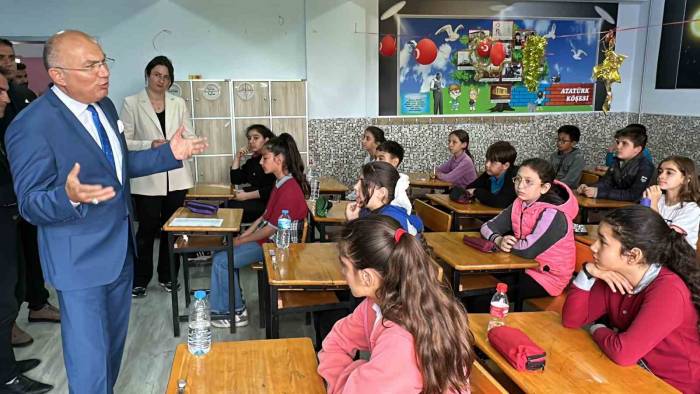 ‘bir Kitap Bin Pencere’ Okuma Birincileri Belirlendi