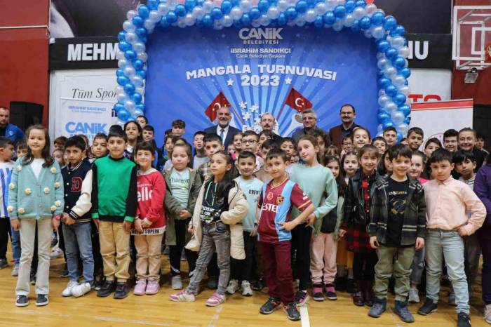 Mangala Şampiyonları Ödülünü Bakan Muş’tan Aldı