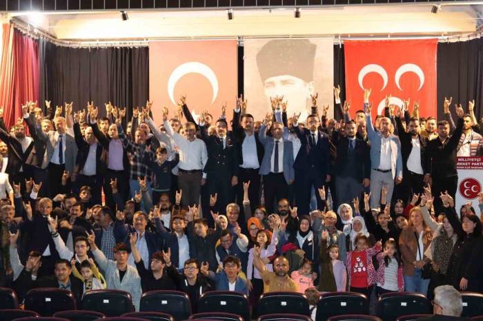 Denizli’de Chp Ve İyi Parti’den İstifa Eden 324 Kişi Mhp’ye Katıldı