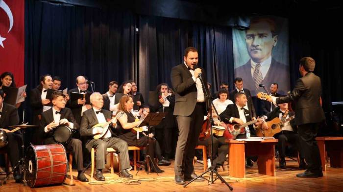 Nazilli’de Otizmli Bireyler Sahne Aldı