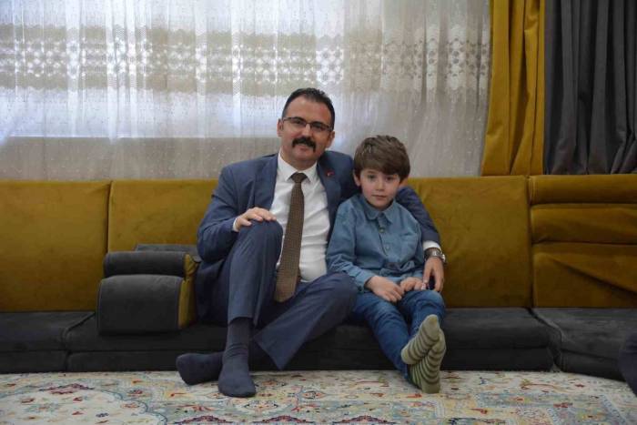 Kaymakam Ateş Şehit Ailelerini Ve Gazileri Ziyaret Etti
