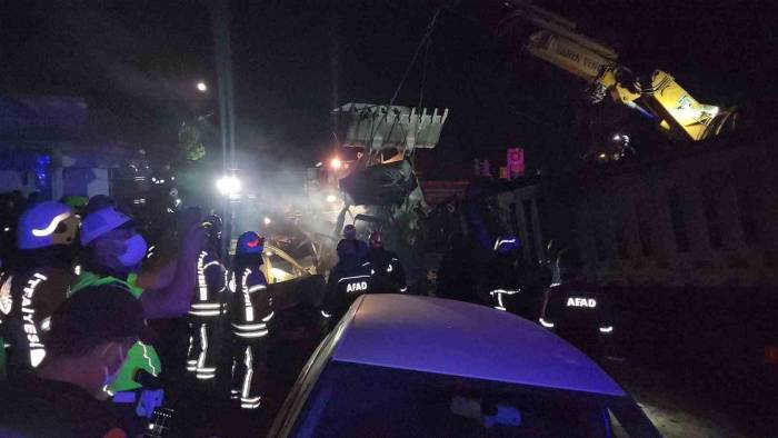 Hatay’daki Feci Kazada Ölü Sayısı 12’ye Yükseldi