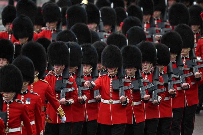 Kral Iıı. Charles’ın Taç Giyme Töreni Başladı