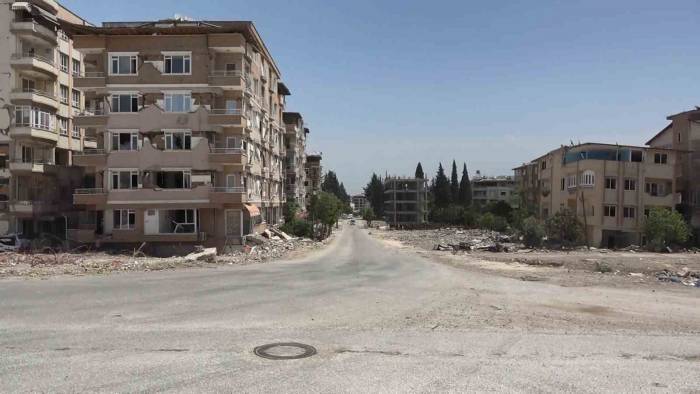 Hatay’da Cadde Ve Sokaklar Öksüz Kaldı