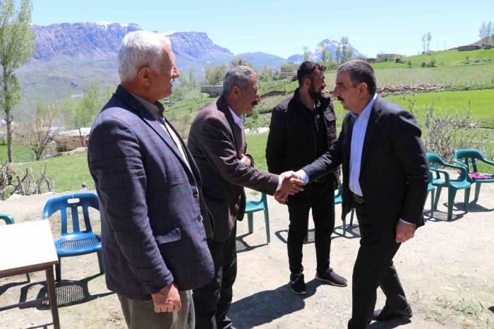 Siirt Valisi Hacıbektaşoğlu, Pervari’de Vatandaşlarla Bir Araya Geldi