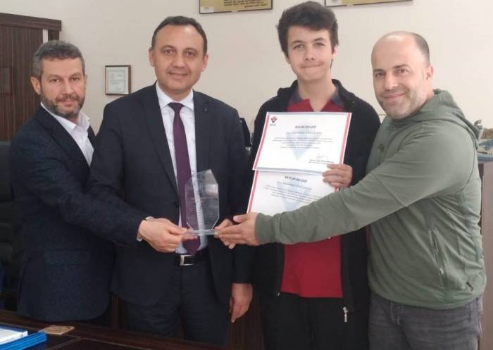 Tarihi Oyunlaştırıp Tübitak Bölge İkincisi Oldu